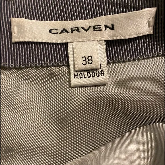 NWOT CARVEN MINI SKIRT