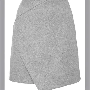 NWOT CARVEN MINI SKIRT