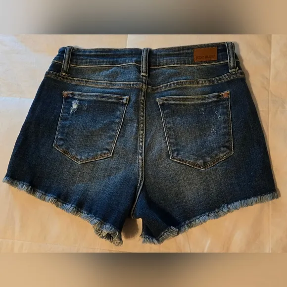 NWOT | Judy Blue | Mila Mid Rise Crochet Detailed Denim Shorts | Size: 7/28