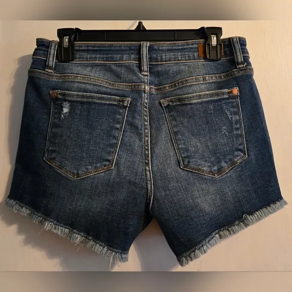 NWOT | Judy Blue | Mila Mid Rise Crochet Detailed Denim Shorts | Size: 7/28