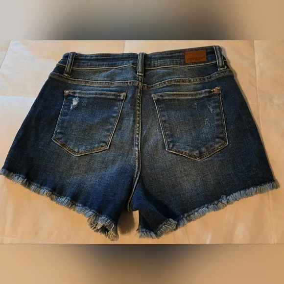 NWOT | Judy Blue | Mila Mid Rise Crochet Detailed Denim Shorts | Size: 7/28