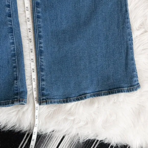 NWOT! MADEWELL FLARE JEANS NO DISTRESSING MEDIUM BLUE WASH DENIM SZ 31