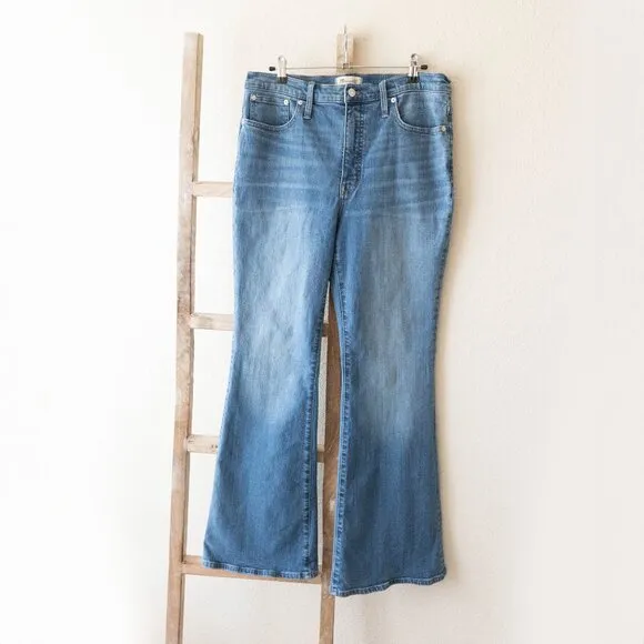 NWOT! MADEWELL FLARE JEANS NO DISTRESSING MEDIUM BLUE WASH DENIM SZ 31
