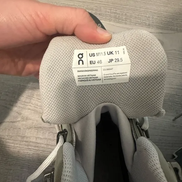 NWOT On Running Gray Rain &amp; Snow Boots with Rugged Outsole
