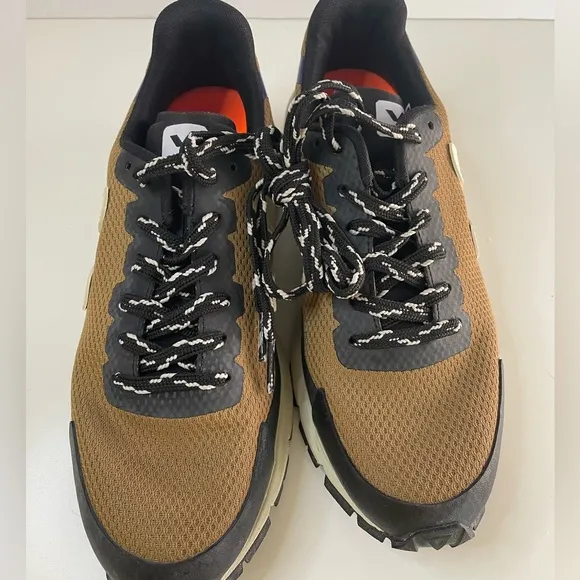 NWOT Veja Dekkan Alveomesh Sneaker Size 7 Women’s