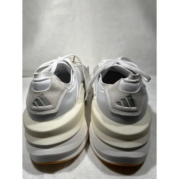 NWT ADIDAS WOMEN’s AVRYN_X SHOES IN CLOUD WHITE. SIZE 10. No Box