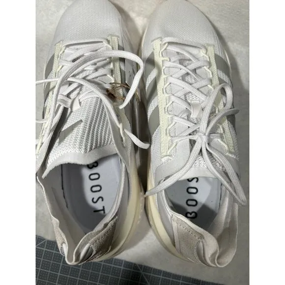 NWT ADIDAS WOMEN’s AVRYN_X SHOES IN CLOUD WHITE. SIZE 10. No Box