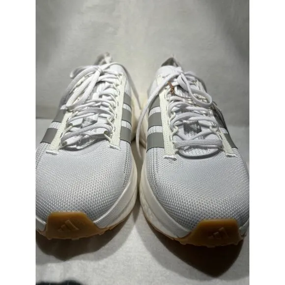 NWT ADIDAS WOMEN’s AVRYN_X SHOES IN CLOUD WHITE. SIZE 10. No Box