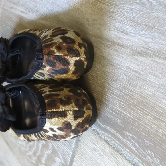 NWT Alfani Animal Print Open Toe Flats with Bow