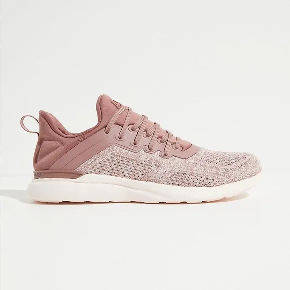 💗NWT APL Techloom Tracer Sneakers Size 6.5 Color Beachwood / Creme / Melange💗