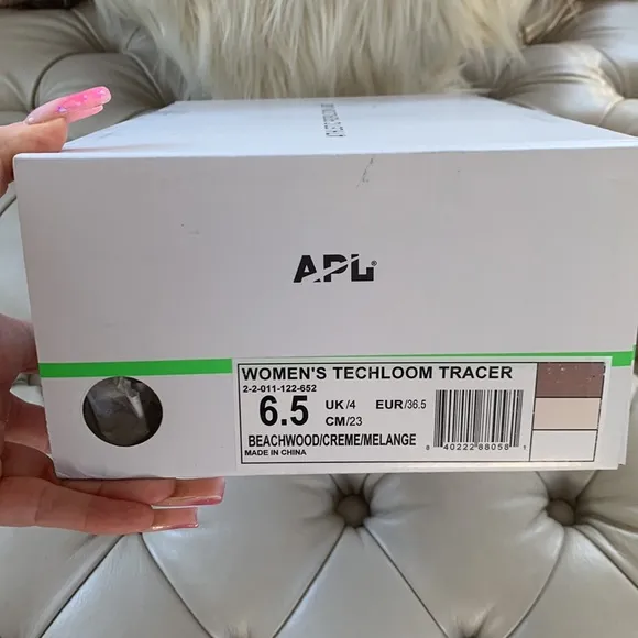 💗NWT APL Techloom Tracer Sneakers Size 6.5 Color Beachwood / Creme / Melange💗