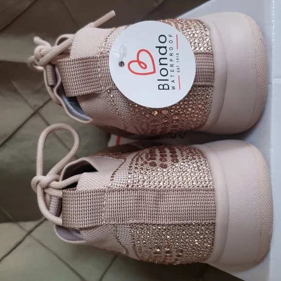 NWT- Blondo ‘Kanon’ Waterproof Sneakers w/Bling