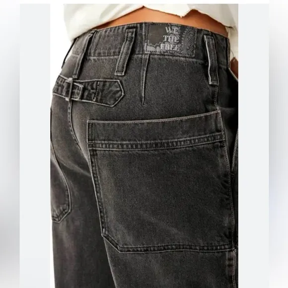 NWT Free People we the free major league mid rise black cargo jeans pants 25