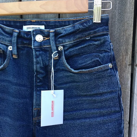 NWT Good American Bermuda High Rise Jean Short 27