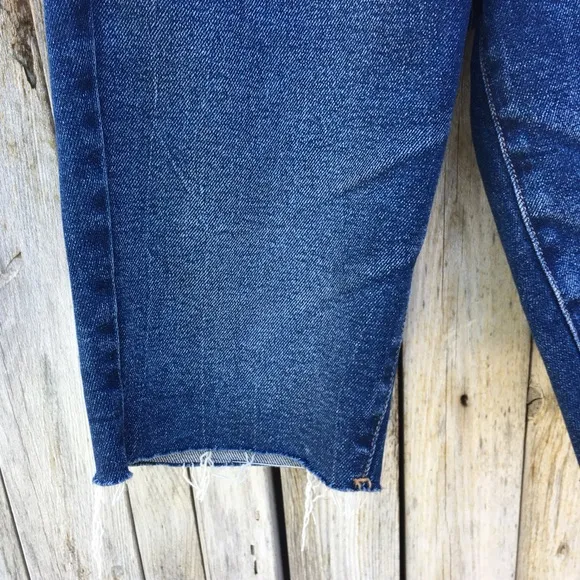 NWT Good American Bermuda High Rise Jean Short 27