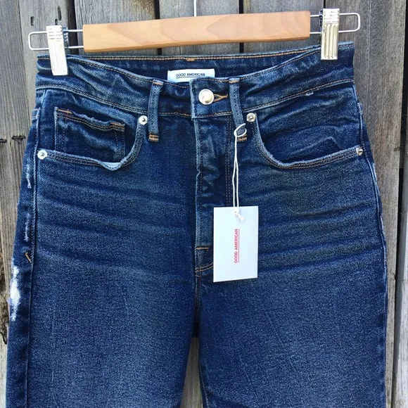 NWT Good American Bermuda High Rise Jean Short 27