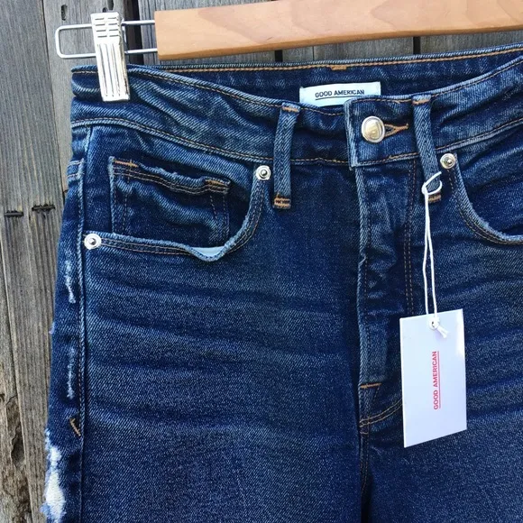 NWT Good American Bermuda High Rise Jean Short 27