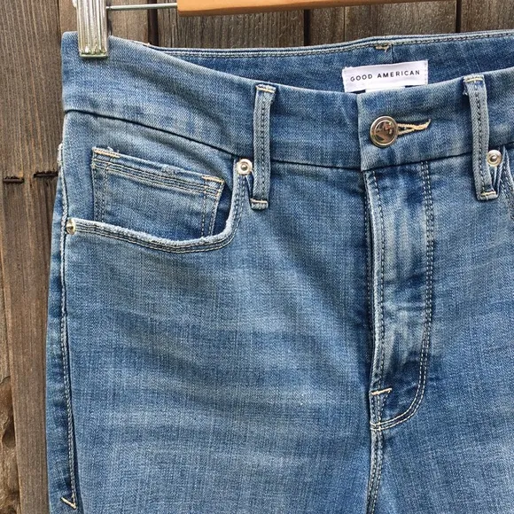 NWT Good American Good Legs Crop Jean Blue 28