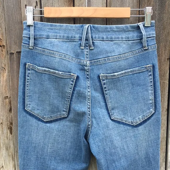 NWT Good American Good Legs Crop Jean Blue 28