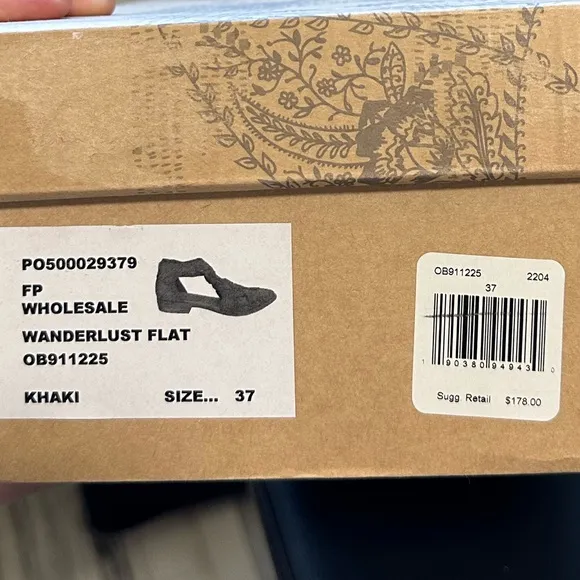 NWT IN BOX Free People Wanderlust Flats in Khaki Spanish Leather Size 6.5/EU 37