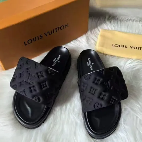 NWT LV Black Embossed Slide