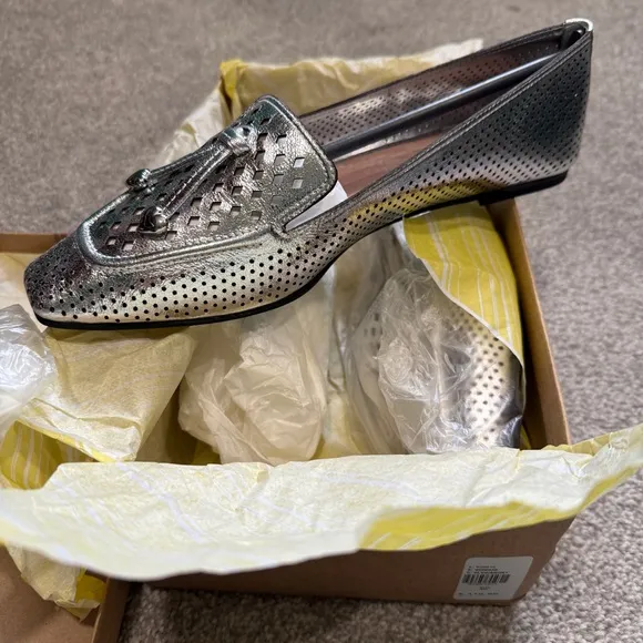 NWT Maeve Perforated Driver Flats, Silver, Size 40 (9-9.5)