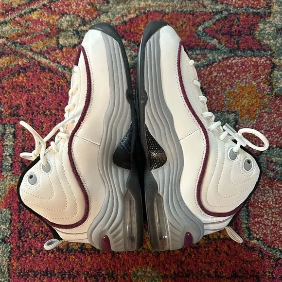 NWT Nike | Women’s white/purple Air Penny II lace up basketball shoes, size 6.5