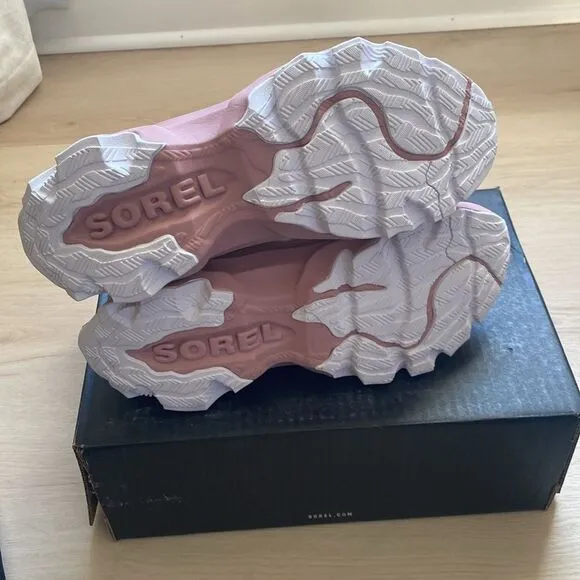 NWT Sorel Kinetic Breakthru Tech Lace Sneakers