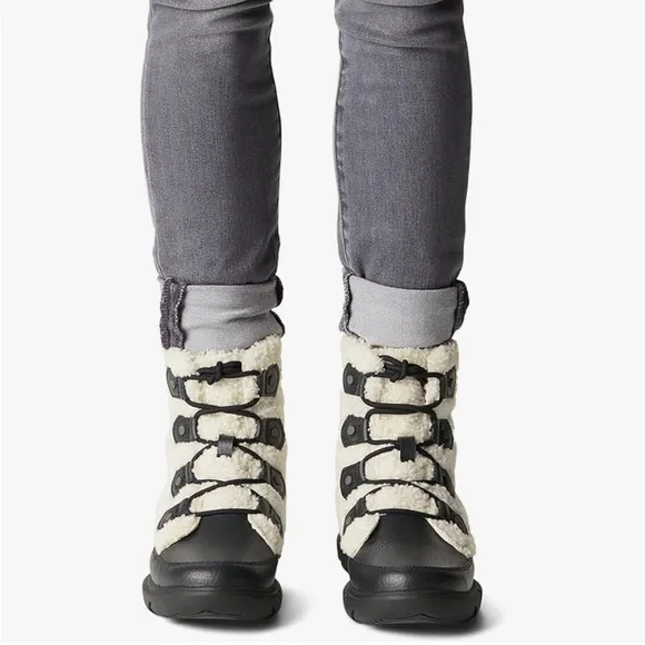 nwt Sorel Women’s Explorer II Joan Cozy Boots in Black, Sea Salt Size 8.5