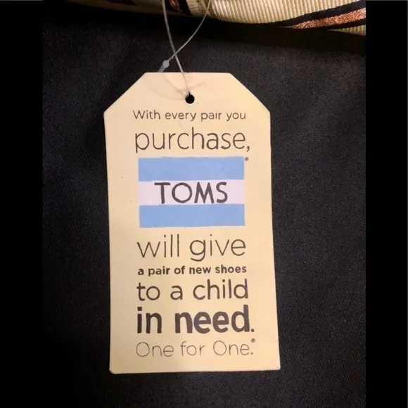 NWT TOMS   tabitha simmons Flats Size 10