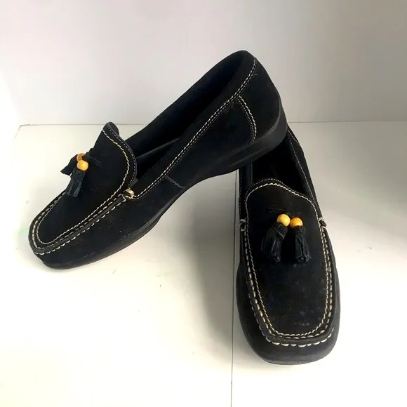 Oh Deer! “Swing” Suede Loafers with Tassels and Wooden Beads. Size 10