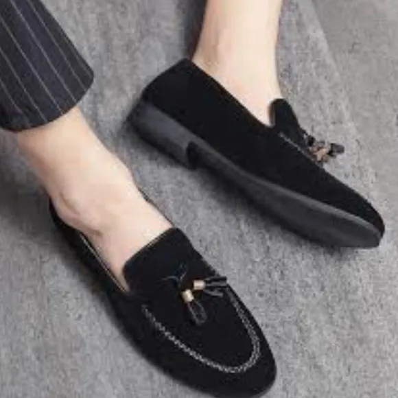 Oh Deer! “Swing” Suede Loafers with Tassels and Wooden Beads. Size 10