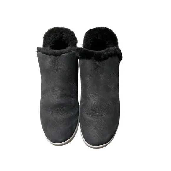 Olukai Malua Hulu‎ Boots Women's 6.5 Shearling Lined Nubuck Leather Black