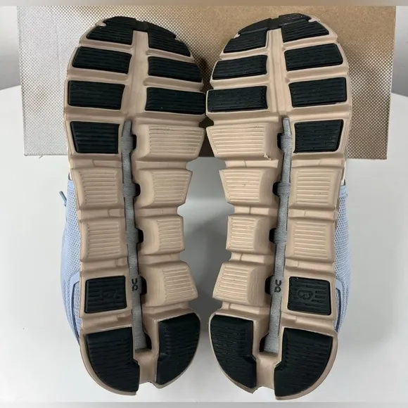 On Cloud 5 Running Shoe Women's Size 8, EU 39 NEW