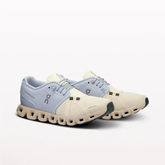 On Cloud 5 Running Shoe Women's Size 8, EU 39 NEW