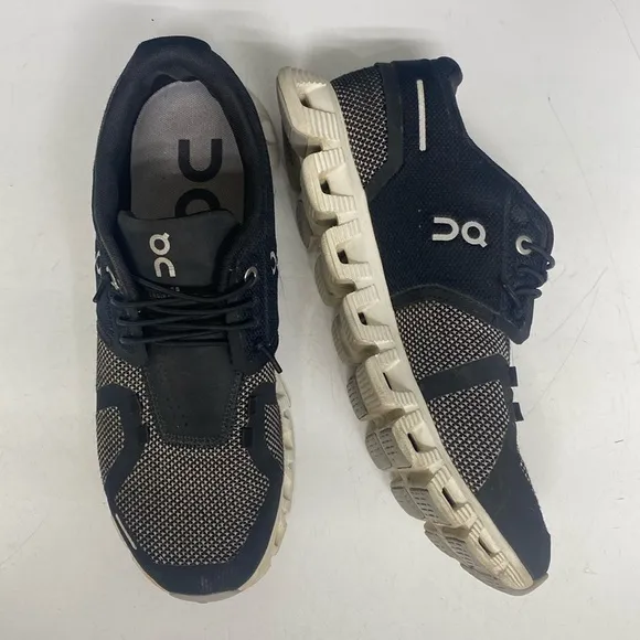 On Cloud Running Sneakers Size 7.5