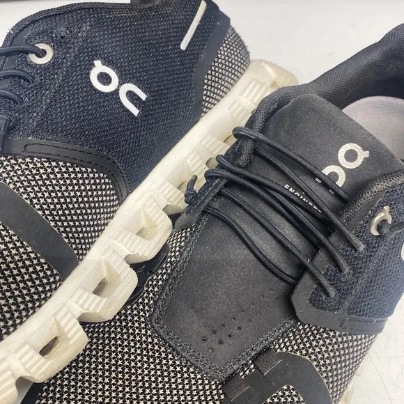 On Cloud Running Sneakers Size 7.5