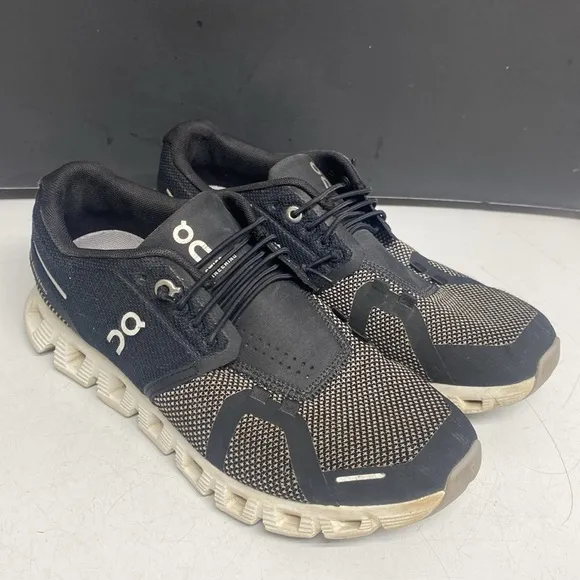 On Cloud Running Sneakers Size 7.5
