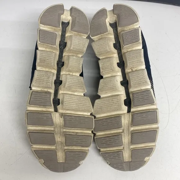 On Cloud Running Sneakers Size 7.5