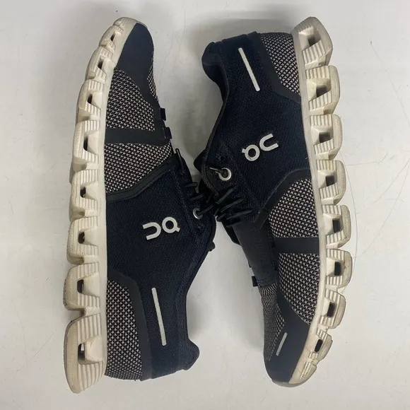 On Cloud Running Sneakers Size 7.5