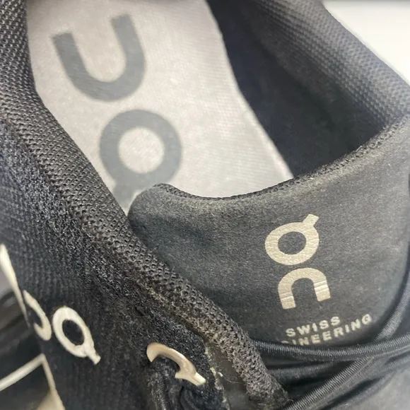 On Cloud Running Sneakers Size 7.5