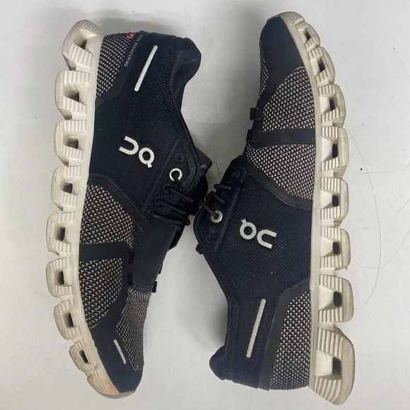 On Cloud Running Sneakers Size 7.5