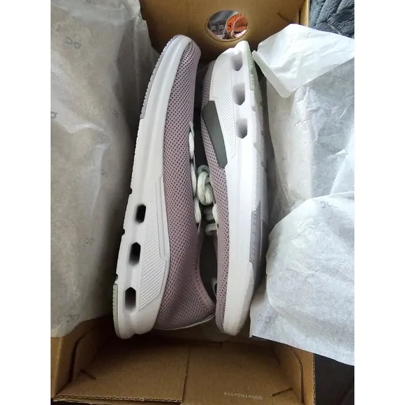 On Cloudeasy Sneakers - New Size 8