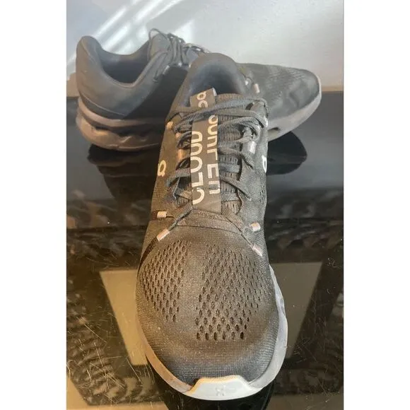 On Cloudsurfer Men’s Running Sneakers Black/Gray Size 11.5 Medium Front Laces
