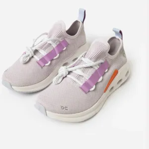 On RunningOn Women's Cloudeasy Sneaker Orchid /Lavender size 8 like new