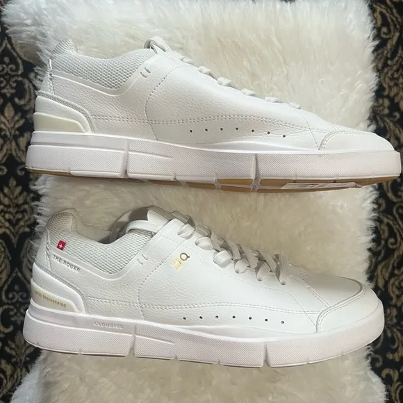ON THE ROGER Centre Court, Size 9.5 NEW