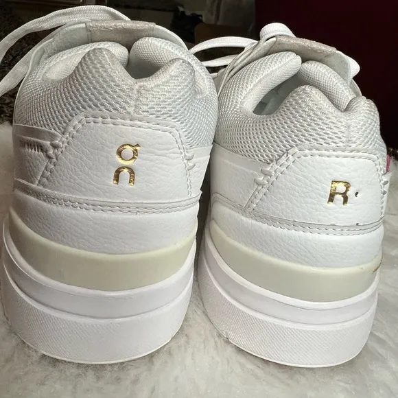 ON THE ROGER Centre Court, Size 9.5 NEW