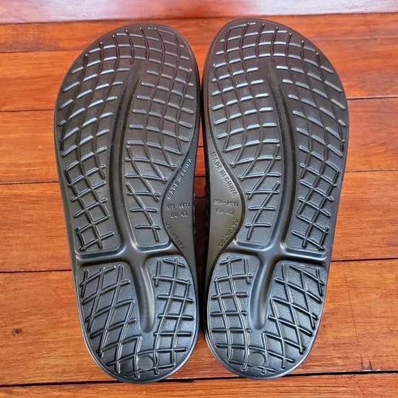 Oofos OOahh Slides Sandals Women 11 Men 9 Blue Black Sportswear Slip-On Comfort