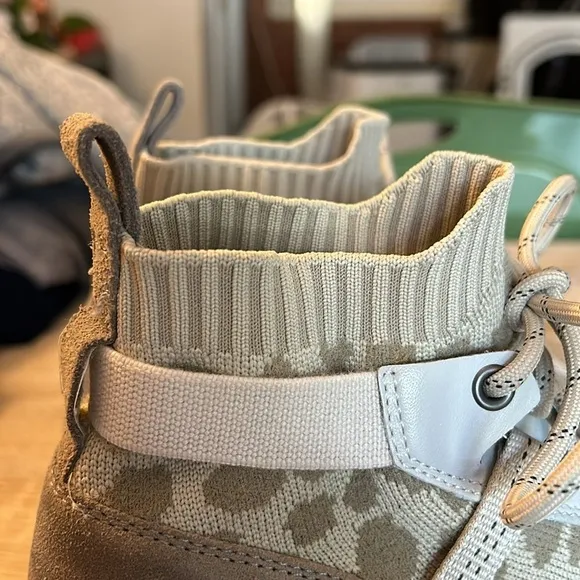 OTBT HYBRID in KHAKI Knit and Leather High Top Sneakers - Size 10