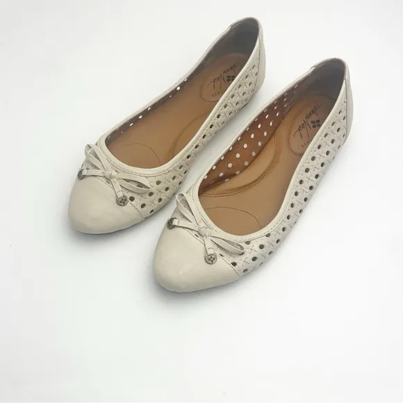 PATRICIA NASH Bettina Bone Laser Side Cutout Bow Detail Ballet Flats, Size 7.5